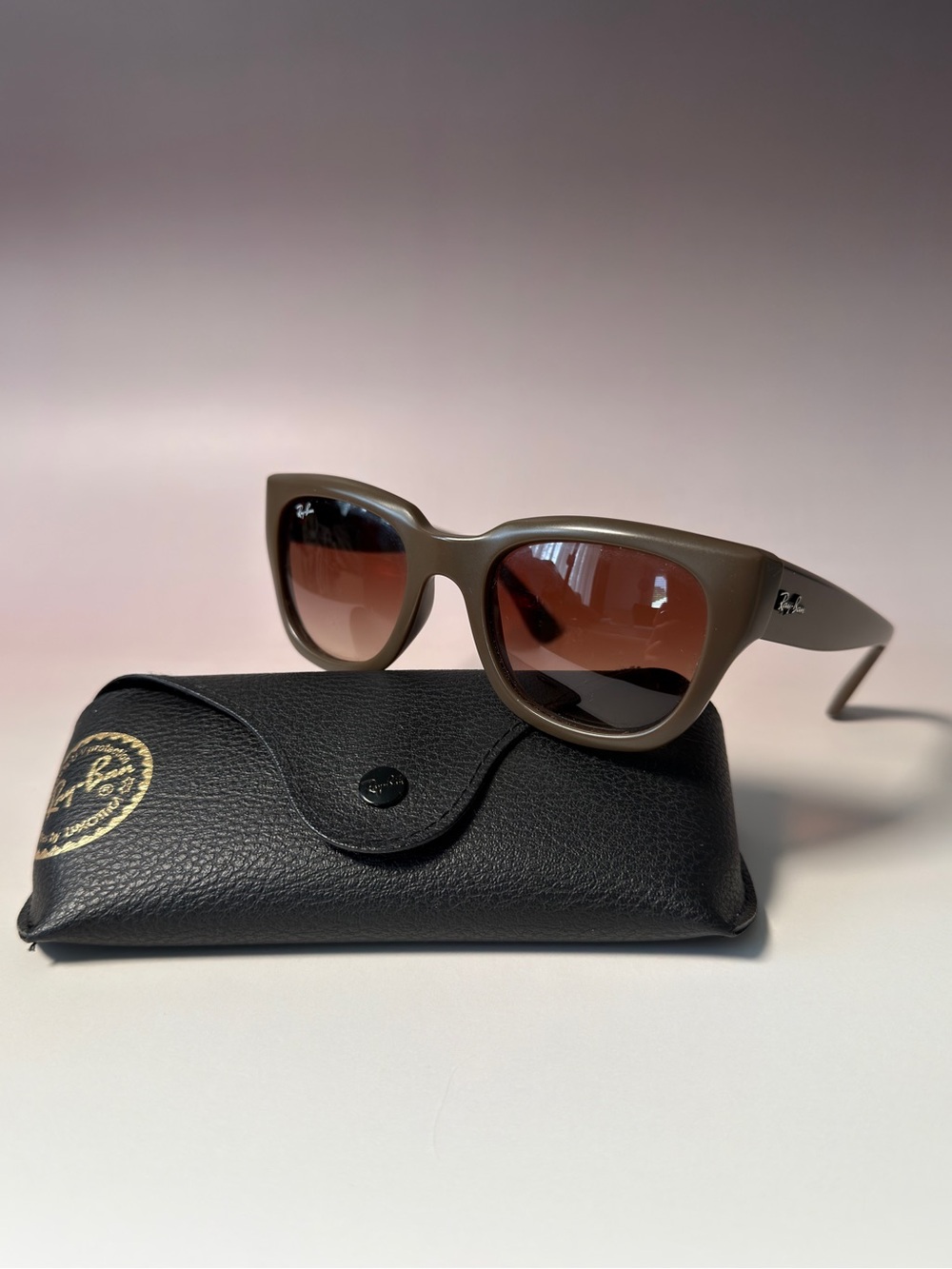 Ray-Ban RB4178 Cats 1000 Sunglasses – Brown Gradient Lenses